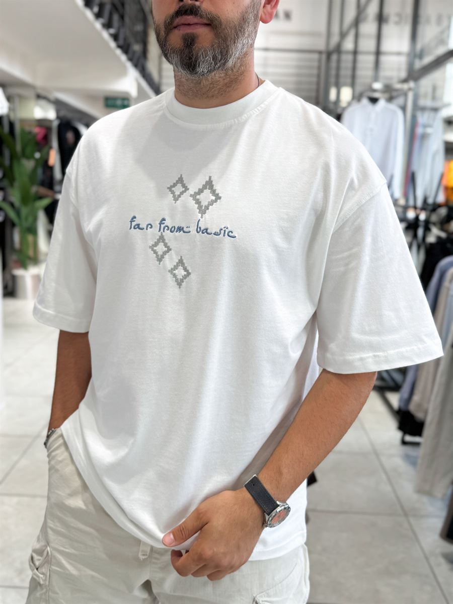 White Oversize T-Shirt with Back Motif Patch RES-1119