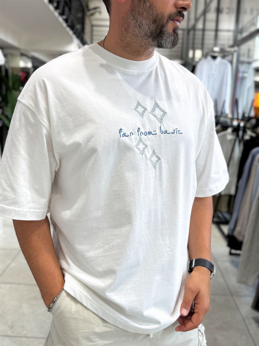 White Oversize T-Shirt with Back Motif Patch RES-1119