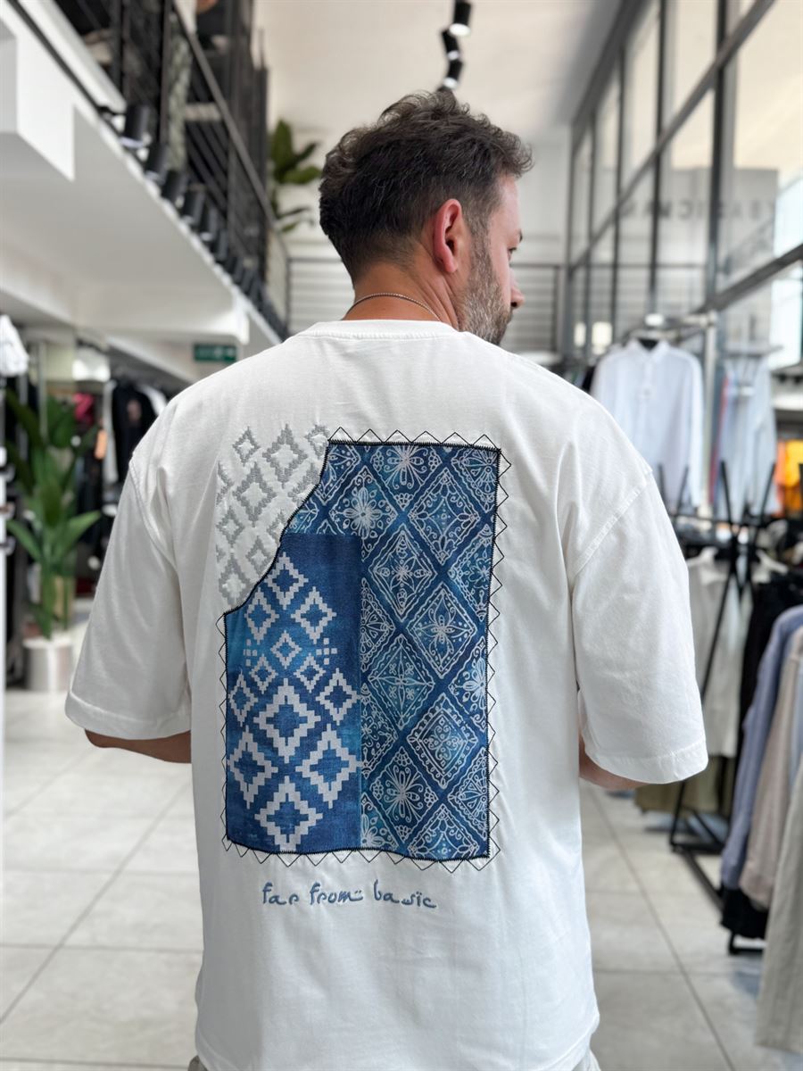 White Oversize T-Shirt with Back Motif Patch RES-1119