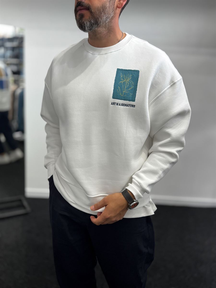 White Embossed Flower Brushed Sweatshirt TW-7081