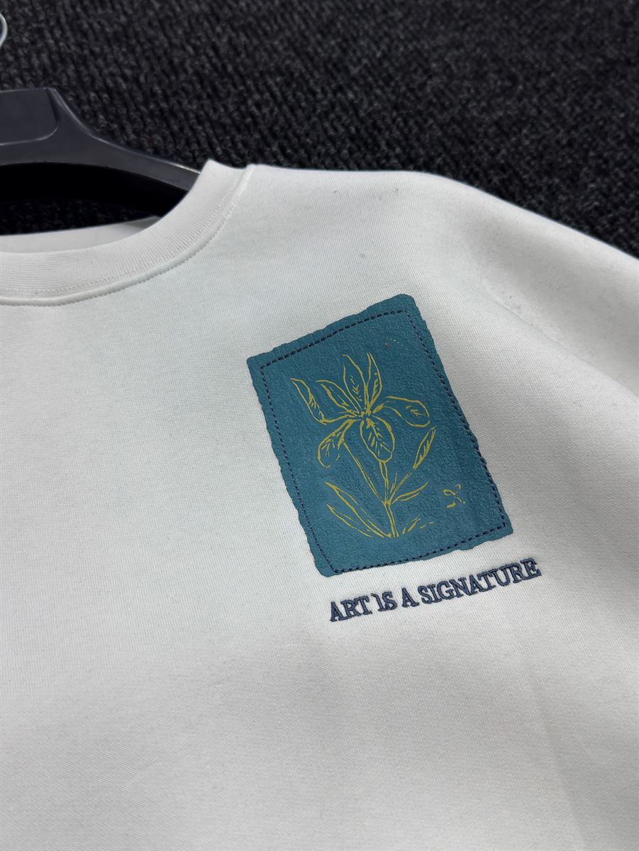 White Embossed Flower Brushed Sweatshirt TW-7081