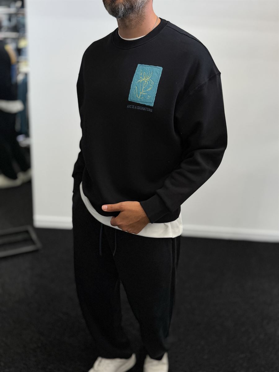 Black Embossed Flower Brushed Sweatshirt TW-7081