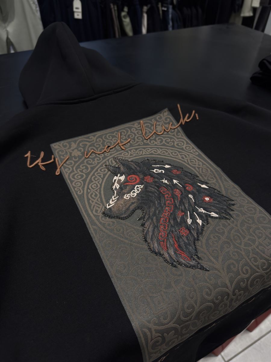 Black Wolf Embroidered Hooded Sweatshirt SW-5208