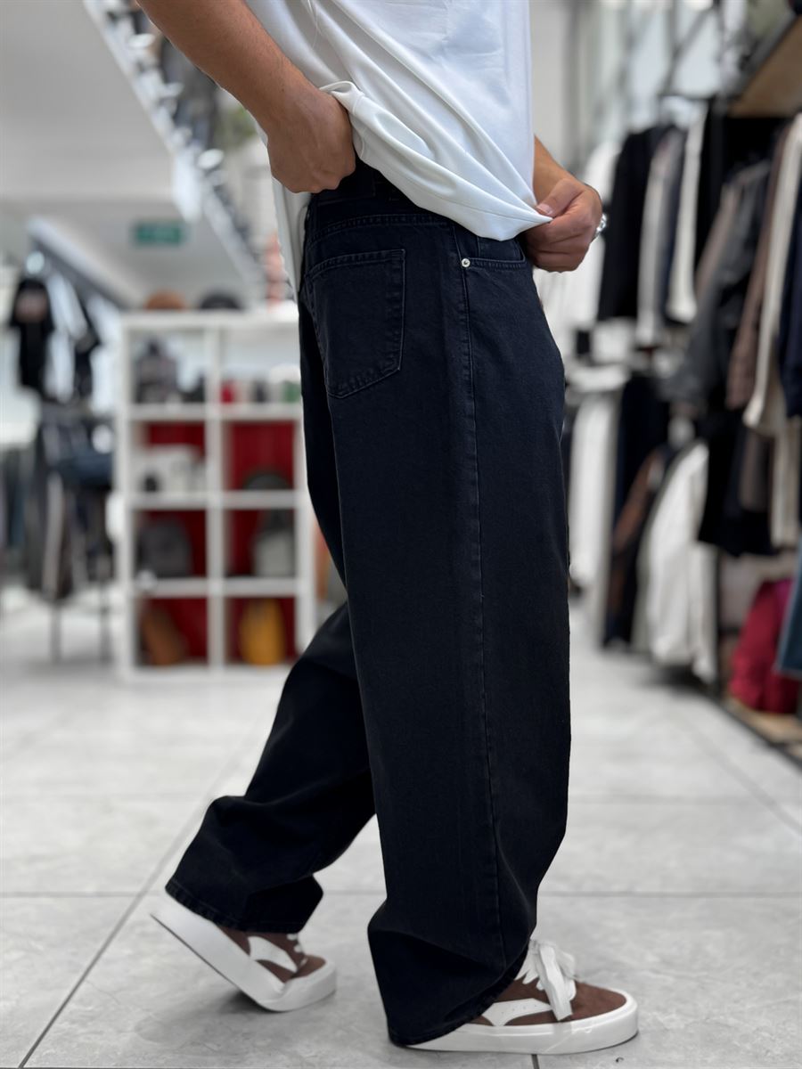 Black Skater Fit Washed Jeans WE-