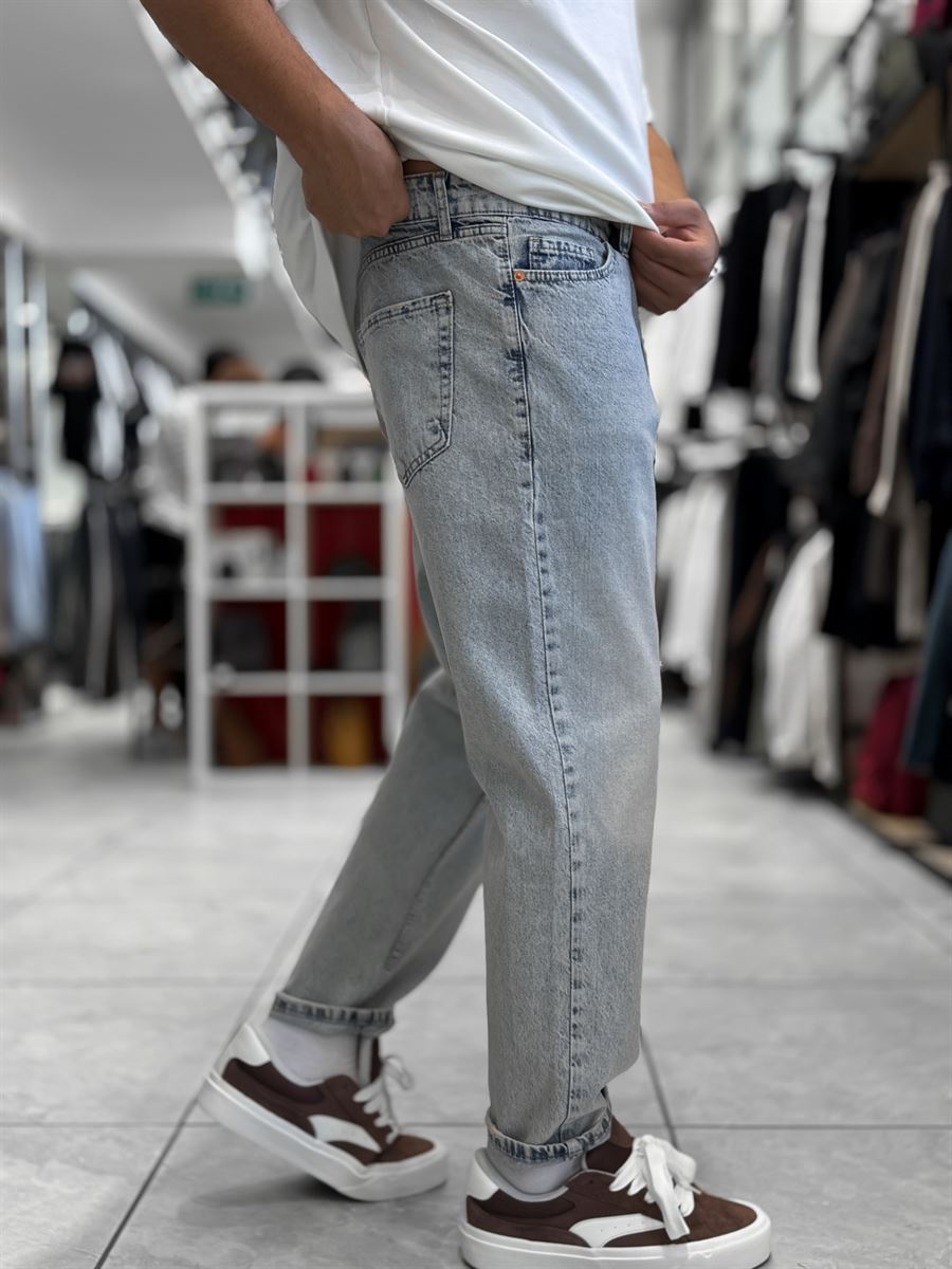Ice Blue Hem Ripped Effect Boyfriend Jeans WE-2881